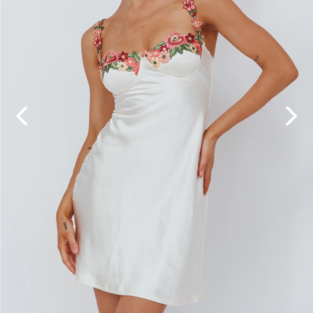 Selfie Leslie Floral Applique White Slip Dress